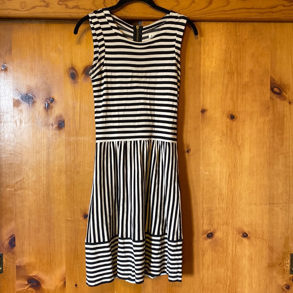 Adorable striped stretchy dress